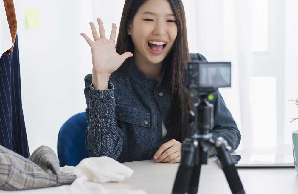 Content Creators What are They and How Can You Be One